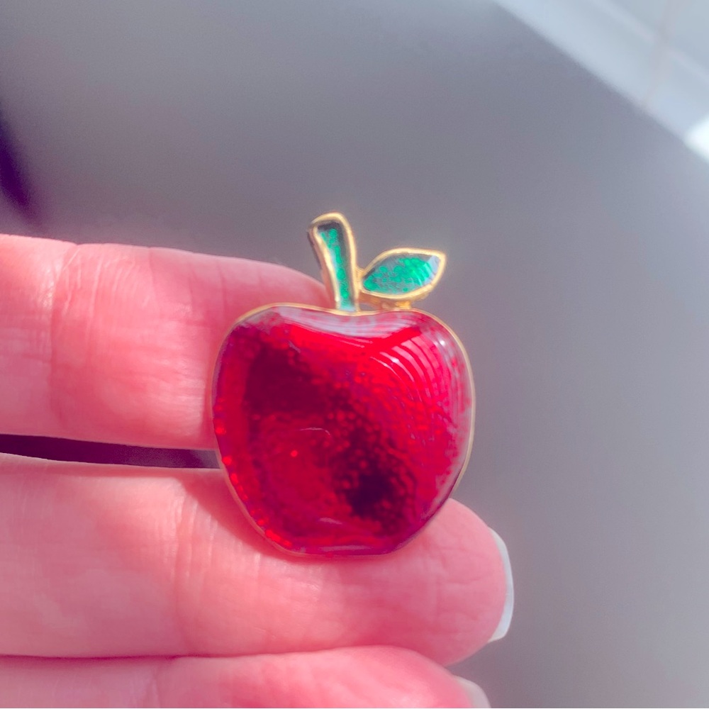 Red Apple Brooch Pin